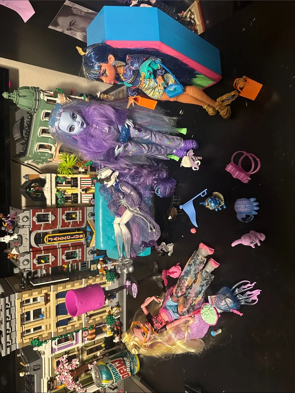 Monster High G3 dolls bundle with furniture Cleo, Lagoona, Spectra, & Abby